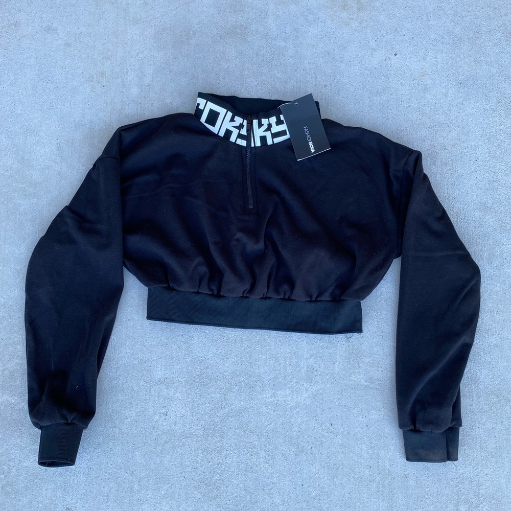 Fashion Nova Black High-Neck Cropped Sweatshirt